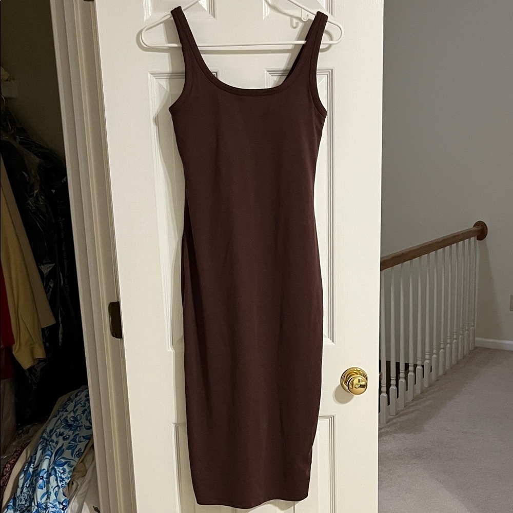 Vuori Brown Sleeveless Midi Dress